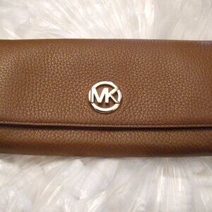 MICHAEL KORS WALLET PEBBLED LEATHER FULTON FLAP CONTINENTAL WALLET •••••